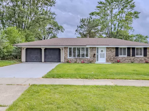 631 W Weathersfield Way, Schaumburg, IL 60193
