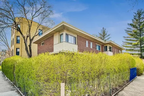 8944 Skokie Blvd #B, Skokie, IL 60076