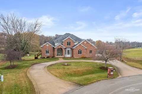 10167 E Deer Creek Ln, Rochelle, IL 61068