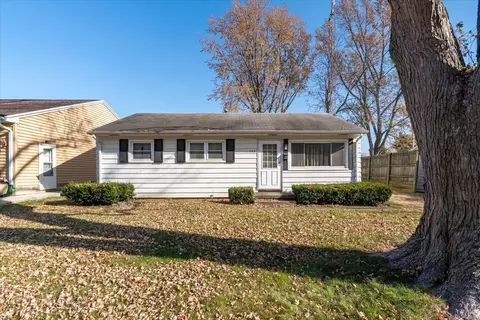 152 Debruler Dr, Lincoln, IL 62656