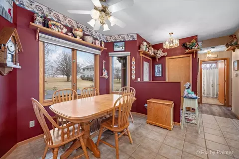 Entry Way - 17-130 Edgewater Dr, Lanark, IL 61046 photo 1 of 3