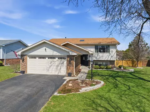 13736 W Cavecreek Ct, Homer Glen, IL 60491