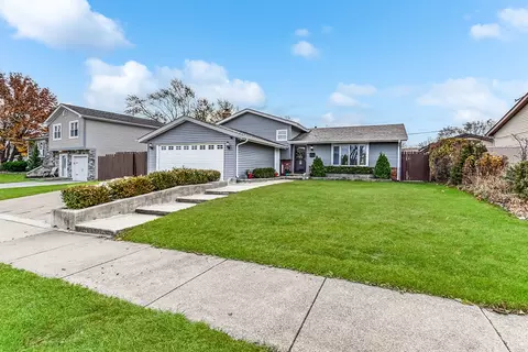 5113 Coulter Rd, Oak Forest, IL 60452