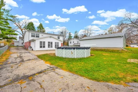 Exterior - 104 E Douglas St, Carlock, IL 61725 photo 9 of 10