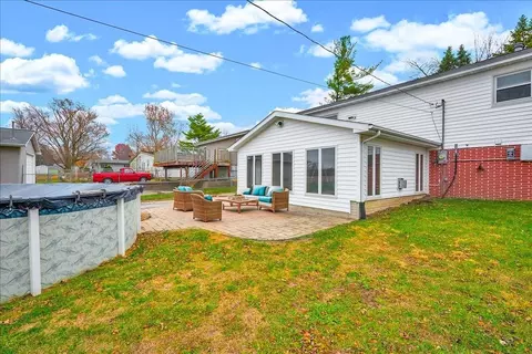 Exterior - 104 E Douglas St, Carlock, IL 61725 photo 3 of 10