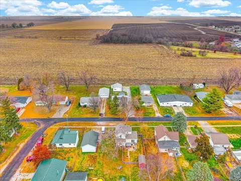 View/Area - 104 E Douglas St, Carlock, IL 61725 photo 7 of 12
