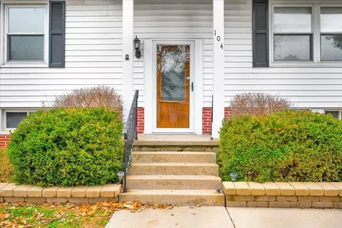 Exterior - 104 E Douglas St, Carlock, IL 61725 photo 2 of 10