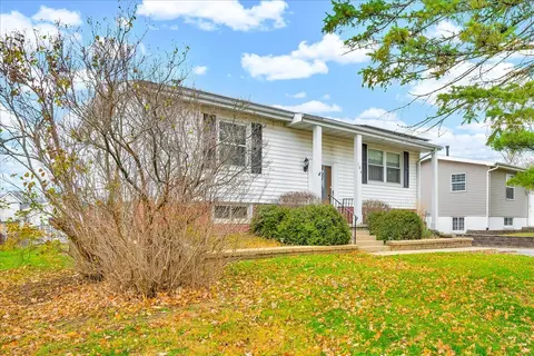 Exterior - 104 E Douglas St, Carlock, IL 61725 photo 6 of 10