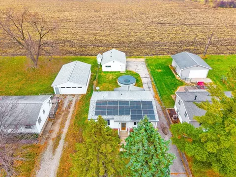 View/Area - 104 E Douglas St, Carlock, IL 61725 photo 1 of 12