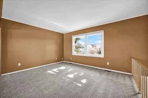 Living - 104 E Douglas St, Carlock, IL 61725 photo 2 of 8