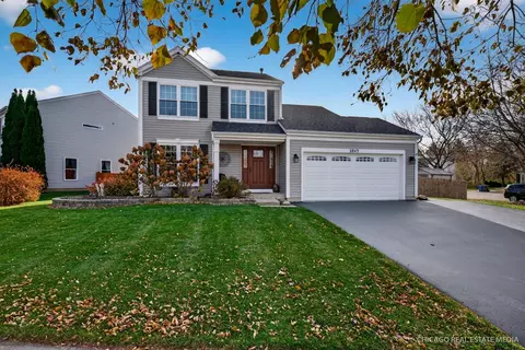 2843 Forestview Dr, Carpentersville, IL 60110