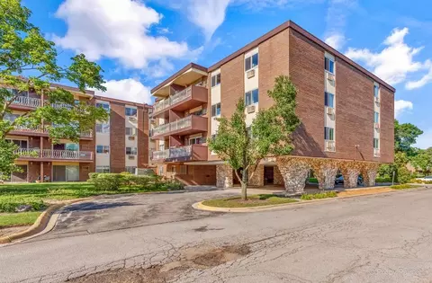 1311 S Finley Rd #104, Lombard, IL 60148