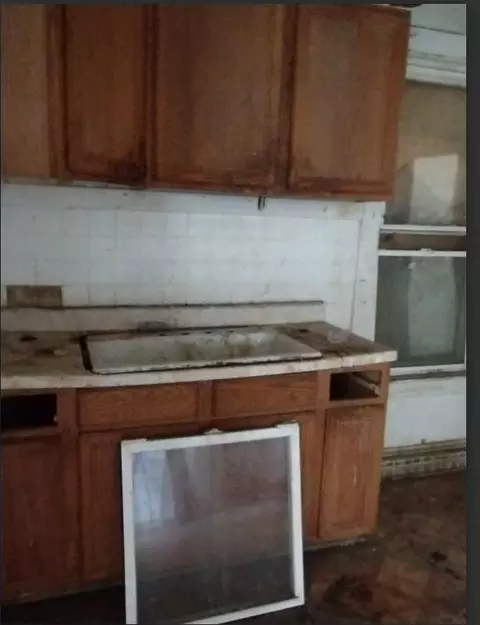 Kitchen - 500 W 103rd Pl, Chicago, IL 60628 photo 1 of 1