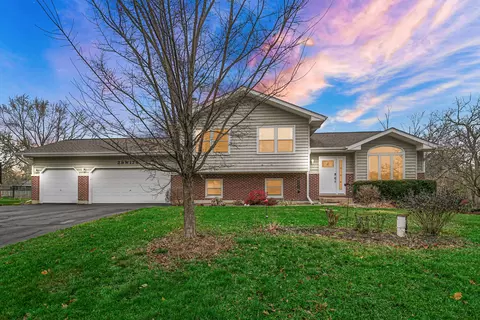 29 W174 Pomeroy St, West Chicago, IL 60185