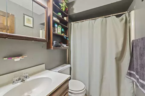 Bath - 391 Cornell Ln, Elgin, IL 60123 photo 1 of 3