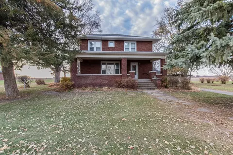 72 N Main St, La Moille, IL 61330