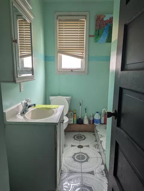 Bath - 7548 W 61st St, Summit, IL 60501 photo 2 of 2
