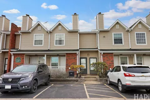 1297 Wyndham Ln #103, Palatine, IL 60074