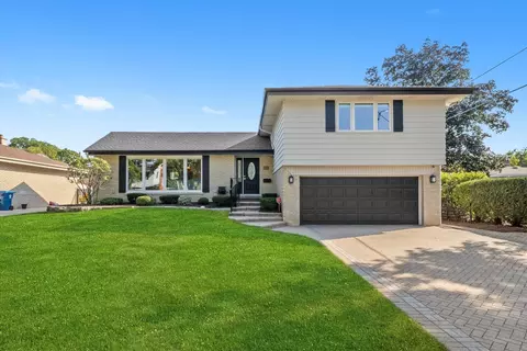142 E Quincy St, Elmhurst, IL 60126