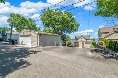 Exterior - 4018 Pitzen Rd, Johnsburg, IL 60051 photo 3 of 13