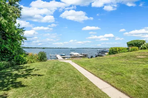 Exterior - 4018 Pitzen Rd, Johnsburg, IL 60051 photo 10 of 13