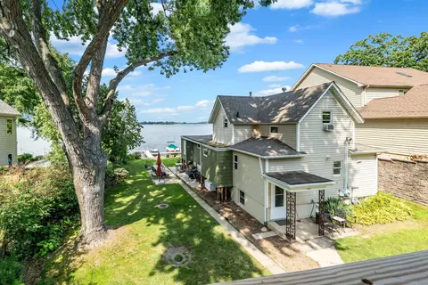 4018 Pitzen Rd, Johnsburg, IL 60051