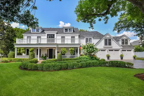 615 Easton Ave, Geneva, IL 60134