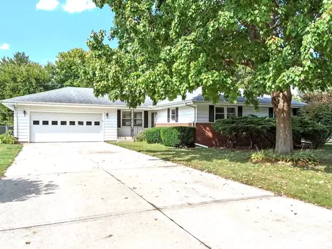 Exterior - 3675 Dixon Dr, Morris, IL 60450 photo 2 of 7
