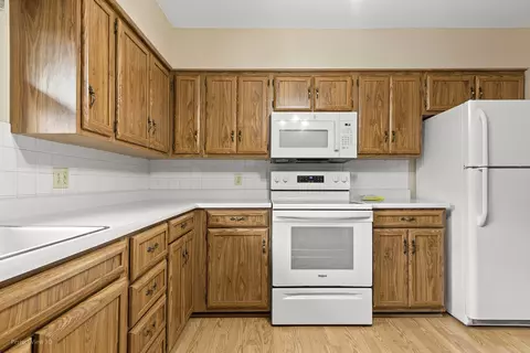 Kitchen - 3675 Dixon Dr, Morris, IL 60450 photo 2 of 3