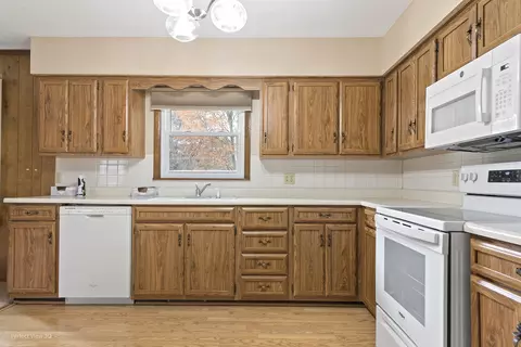 Kitchen - 3675 Dixon Dr, Morris, IL 60450 photo 3 of 3
