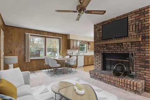 Living - 3675 Dixon Dr, Morris, IL 60450 photo 6 of 6
