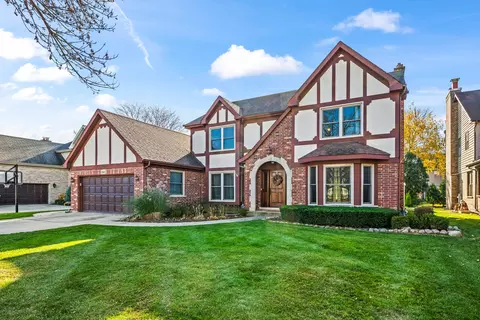 1043 E Jules St, Arlington Heights, IL 60004