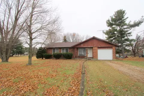 8105 Lawrence Rd, Harvard, IL 60033