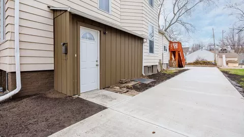 610 E Mulberry St, Bloomington, IL 61701 photo 48