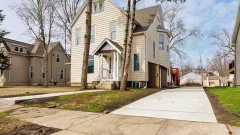 610 E Mulberry St, Bloomington, IL 61701 photo 53