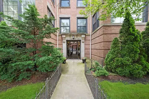 1363 E 64th St #1, Chicago, IL 60637