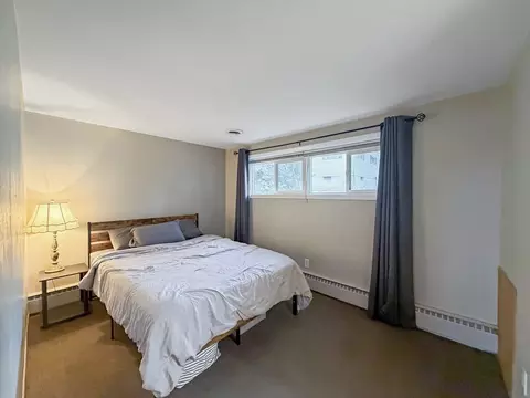 108 E South St, Freeport, IL 61032 photo 19