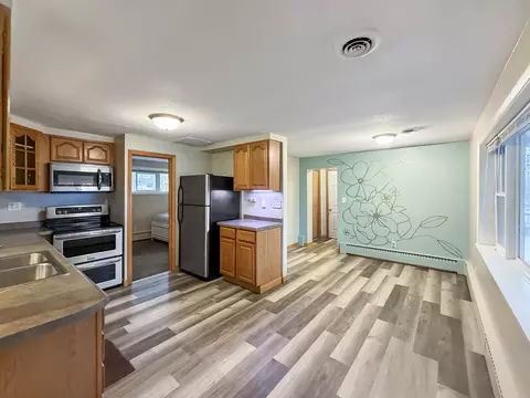 108 E South St, Freeport, IL 61032 photo 6
