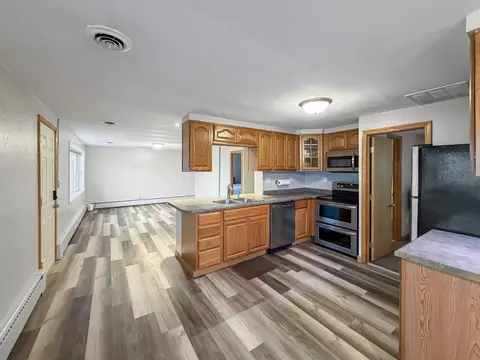 108 E South St, Freeport, IL 61032 photo 8