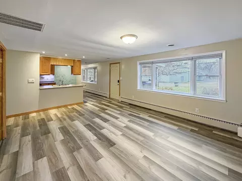 108 E South St, Freeport, IL 61032 photo 15