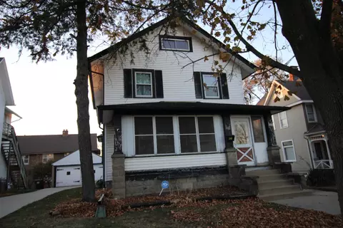 208 Summit St, Rockford, IL 61107