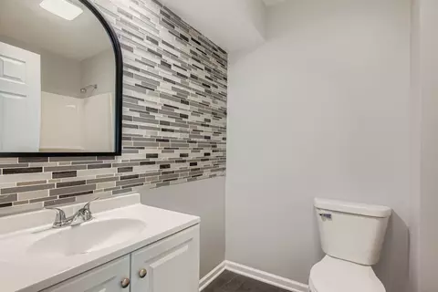 Bath - 16042 Forest Ave, Oak Forest, IL 60452 photo 2 of 2