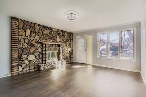 Living - 16042 Forest Ave, Oak Forest, IL 60452 photo 1 of 3