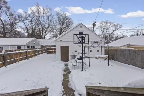 Exterior - 3505 Peoria St, Steger, IL 60475 photo 3 of 4