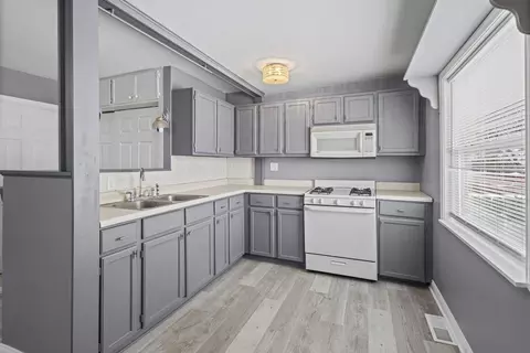 Kitchen - 3505 Peoria St, Steger, IL 60475 photo 2 of 3