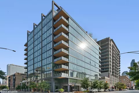 366 W Superior St #604, Chicago, IL 60654