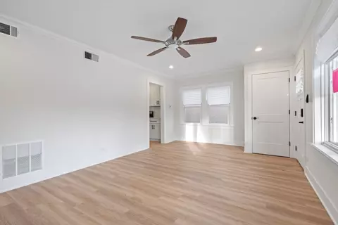 Living - 8330 45th St, Lyons, IL 60534 photo 5 of 6