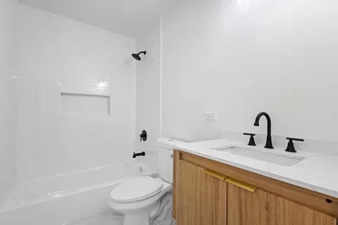 Bath - 8330 45th St, Lyons, IL 60534 photo 4 of 4