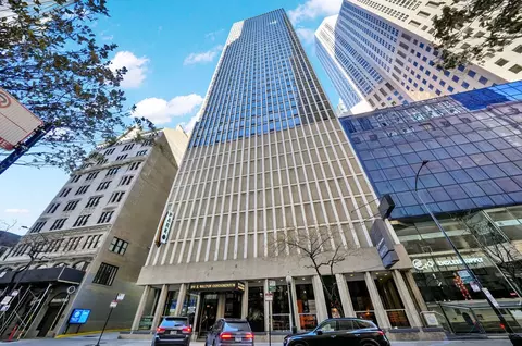 100 E Walton St #17C, Chicago, IL 60611