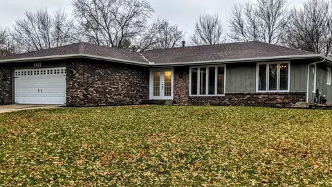 5822 Vineyard Ln, Rockford, IL 61114